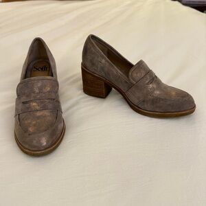 Sofft Sophia Taupe Gold Metallic Heeled Loafer Metallic Gray Loafers minimalist